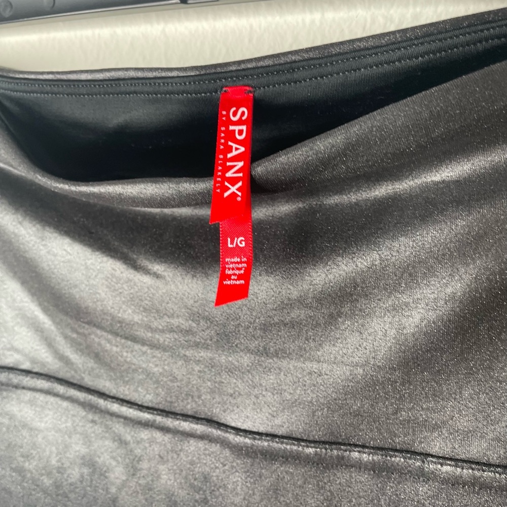SPANX Faux Leather Leggings in Black Size L - Picture 3 of 5